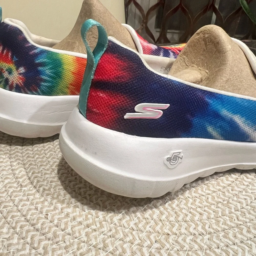 Skechers Tie-Dye Slip-On Sneakers - Picture 6 of 6